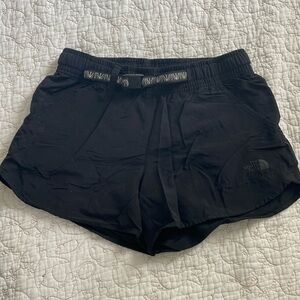 North Face S flash dry black belted shorts with zipper pockets